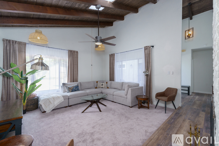 4140 Meadowlark Drive 3 Beds Single Family Home for Rent - Photo gallery 3
