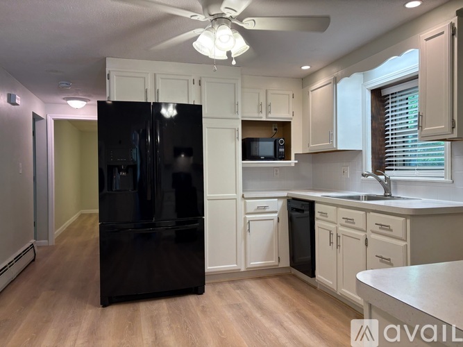 285 Willard Street 3 Beds Apartment for Rent - Photo gallery 2