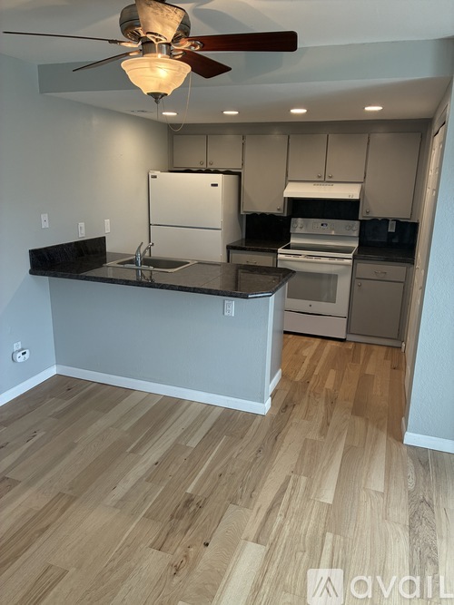 100 Simon St SE 2 Beds Apartment for Rent - Photo gallery 2