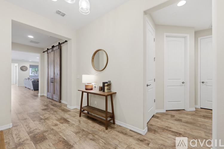 7228 West Tombstone Trail 3 Beds Single Family Home for Rent - Photo gallery 4