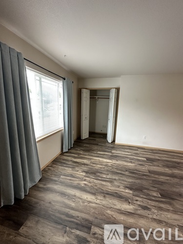 5705 Graham Ave 1 Townhouse for Rent - Photo gallery 5