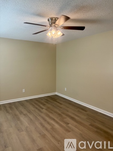1039 Lakeshore Dr 3 Beds Single Family Home for Rent - Photo gallery 2