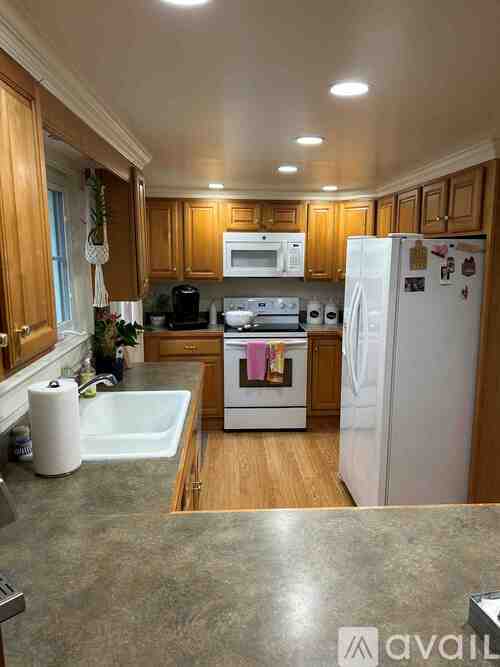 373 Main Street 3 Beds Apartment for Rent - Photo gallery 5