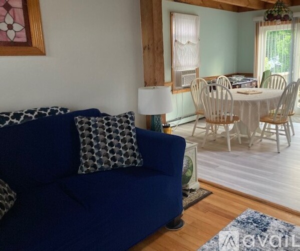 56 Wood Ave 2 Beds Single Family Home for Rent - Photo gallery 5