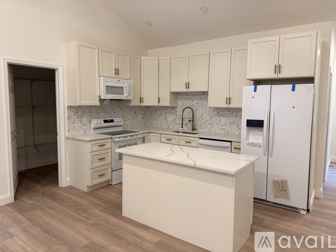 379 Bouchelle Road 3 Beds Single Family Home for Rent - Photo gallery 2