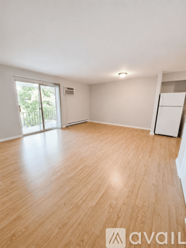 16 Mello Ave 1 Apartment for Rent - Photo gallery 2