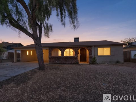 5631 W Hubbell St 3 Beds Apartment for Rent
