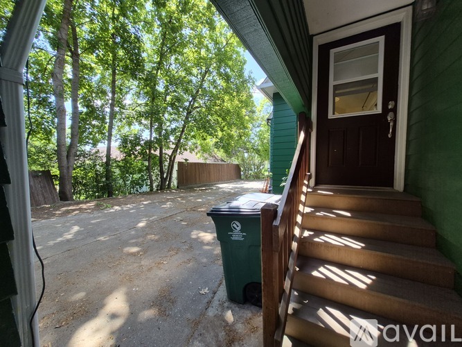 1122 E 6th St 3 Beds Single Family Home for Rent - Photo gallery 2