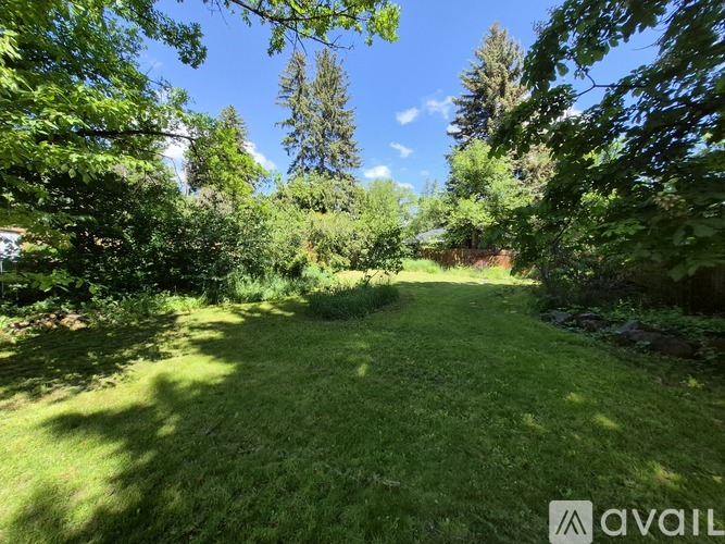 1122 E 6th St 3 Beds Single Family Home for Rent - Photo gallery 5