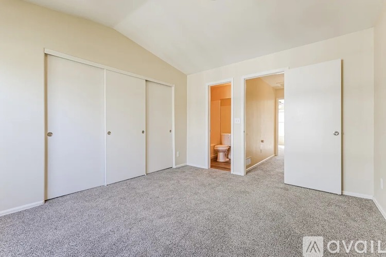 11811 E Kepner Dr 2 Beds Single Family Home for Rent - Photo gallery 3