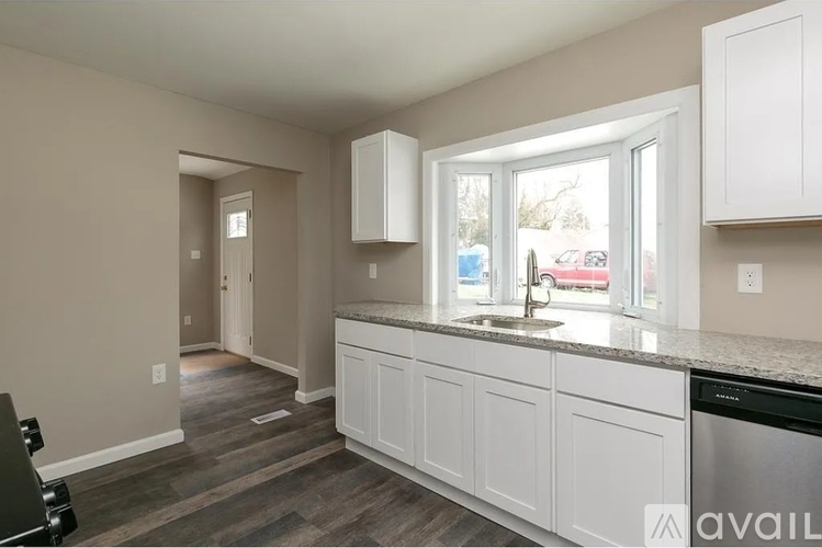 17 Wright Ave 3 Beds Single Family Home for Rent - Photo gallery 4