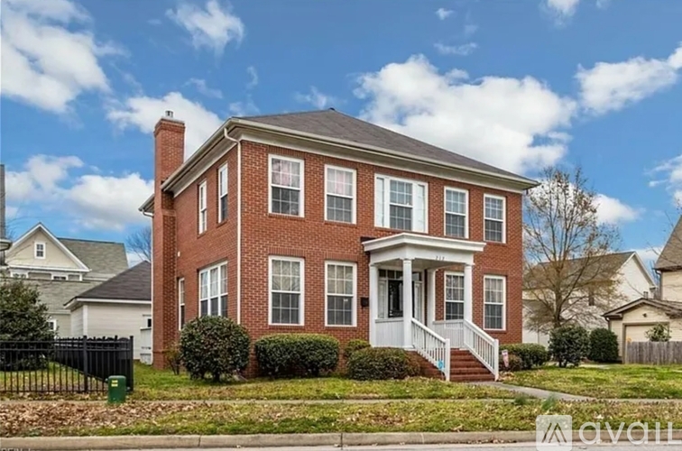 212 Broadway Street 4 Beds Single Family Home for Rent - Photo gallery 1