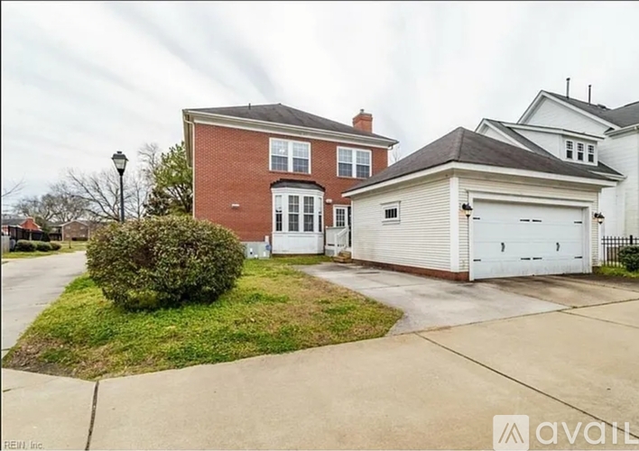 212 Broadway Street 4 Beds Single Family Home for Rent - Photo gallery 2