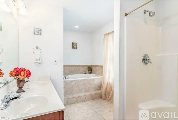 212 Broadway Street 4 Beds Single Family Home for Rent - Photo gallery 3