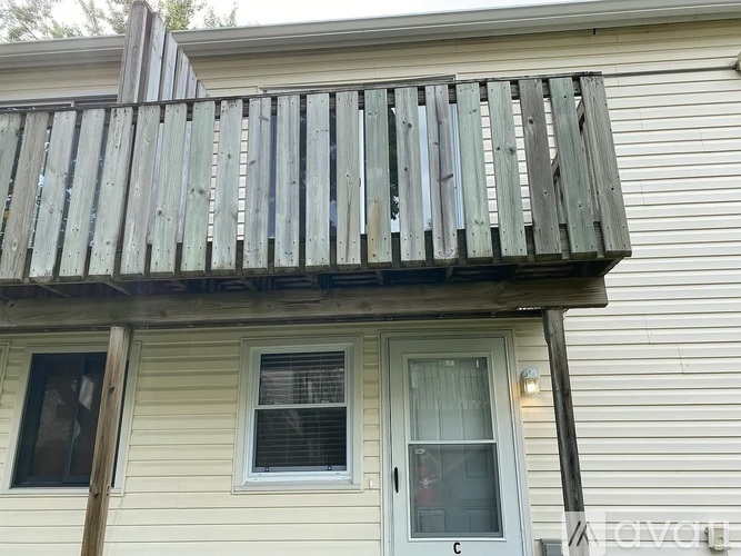 87 Maude Avenue 2 Beds Townhouse for Rent - Photo gallery 3