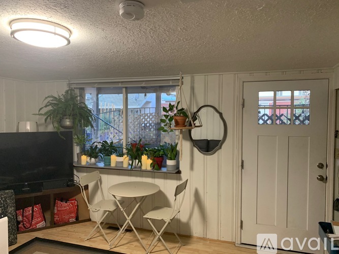 2004 Douglas St 1 Apartment for Rent - Photo gallery 5