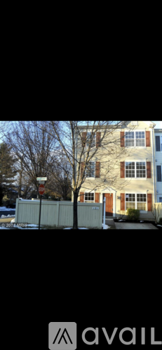 121 Whitestone Way 3 Beds Townhouse for Rent - Photo gallery 1