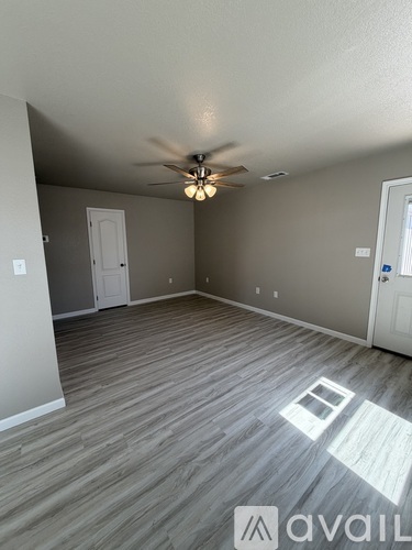 2413 Avenue B 3 Beds Apartment for Rent - Photo gallery 5