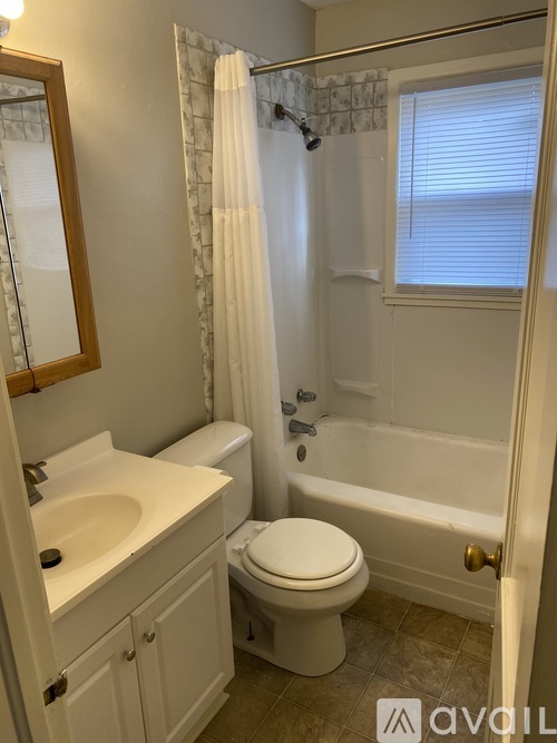 7605 Locust St 2 Beds Single Family Home for Rent - Photo gallery 5