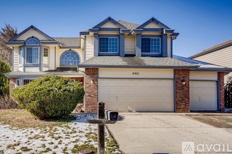2421 S Waco Ct 6 Beds Single Family Home for Rent - Photo gallery 2