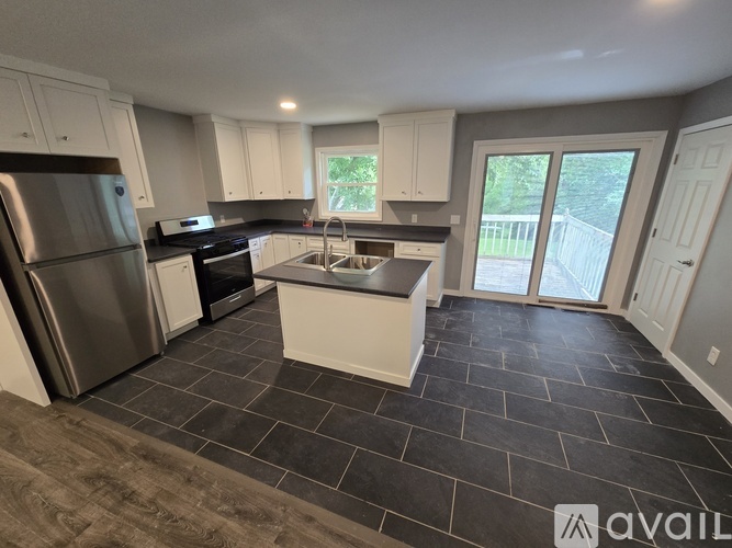 603 Cherry St Ct 3 Beds Single Family Home for Rent - Photo gallery 3