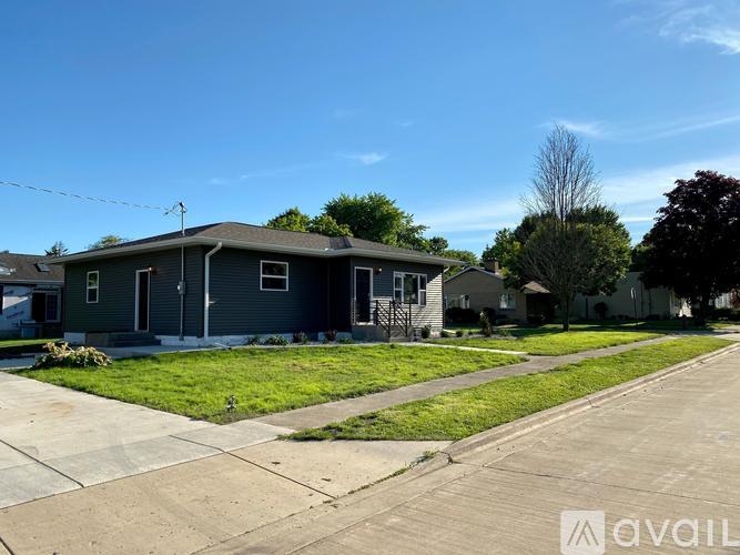 448 North School Avenue 3 Beds Single Family Home for Rent - Photo gallery 3