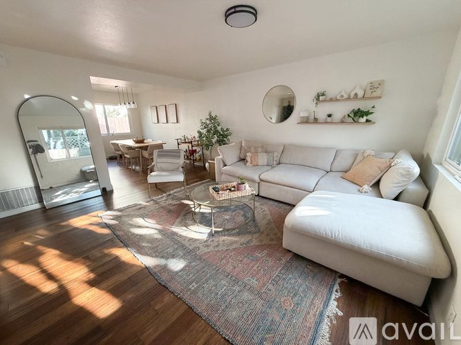 318 Juniper Ave