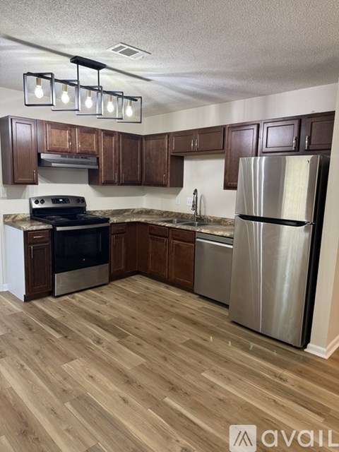706 Shady Ln Dr 2 Beds Apartment for Rent