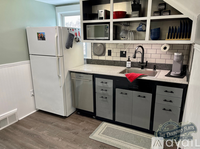 5121 Plymouth Road - Upper 1 Single Family Home for Rent - Photo gallery 4