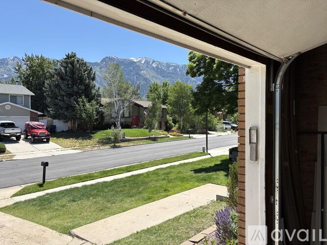 9888 S 2240 E 4 Beds Single Family Home for Rent - Photo gallery 2