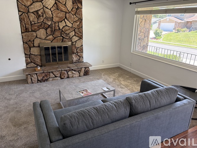 9888 S 2240 E 4 Beds Single Family Home for Rent - Photo gallery 3