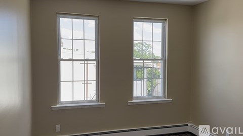 667 Charles St 3 Beds Apartment for Rent