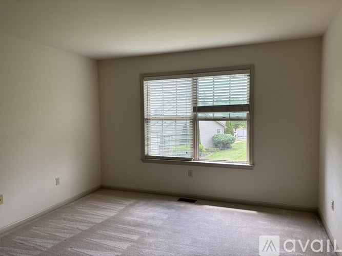 3047 Village Drive 3 Beds Townhouse for Rent - Photo gallery 5