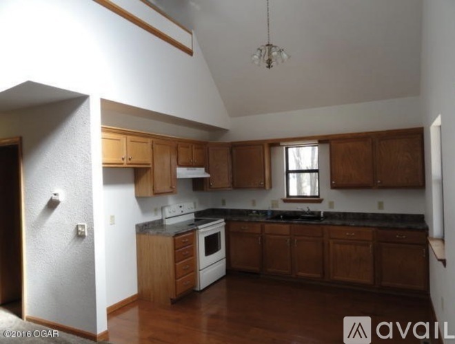 1219 East Hill Street 3 Beds Single Family Home for Rent - Photo gallery 3