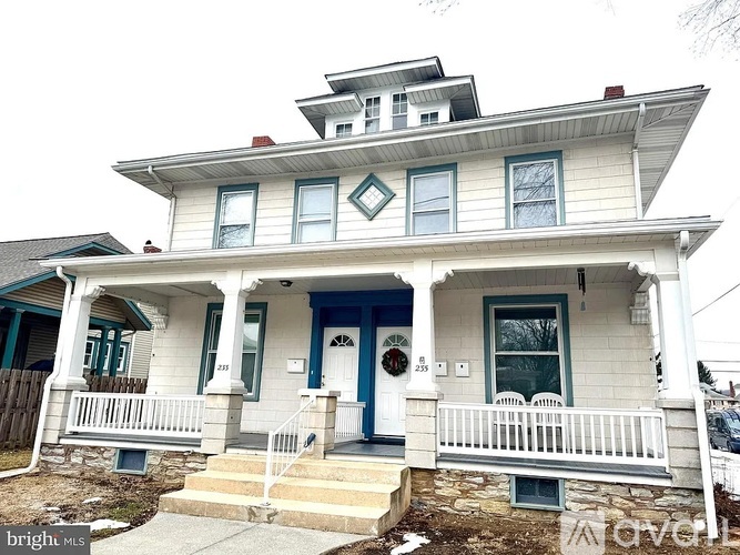 235 East Maple Street 1 Apartment for Rent - Photo gallery 3