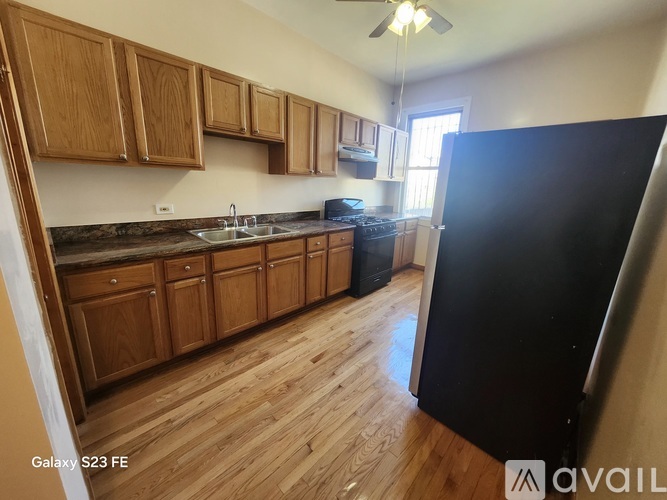 4733 S Indiana Ave 3 Beds Apartment for Rent - Photo gallery 2