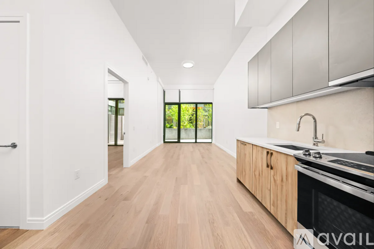 265 Lorimer St 1 Apartment for Rent - Photo gallery 2