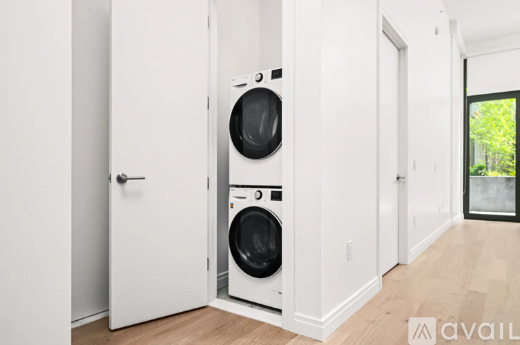 265 Lorimer St 1 Apartment for Rent - Photo gallery 5