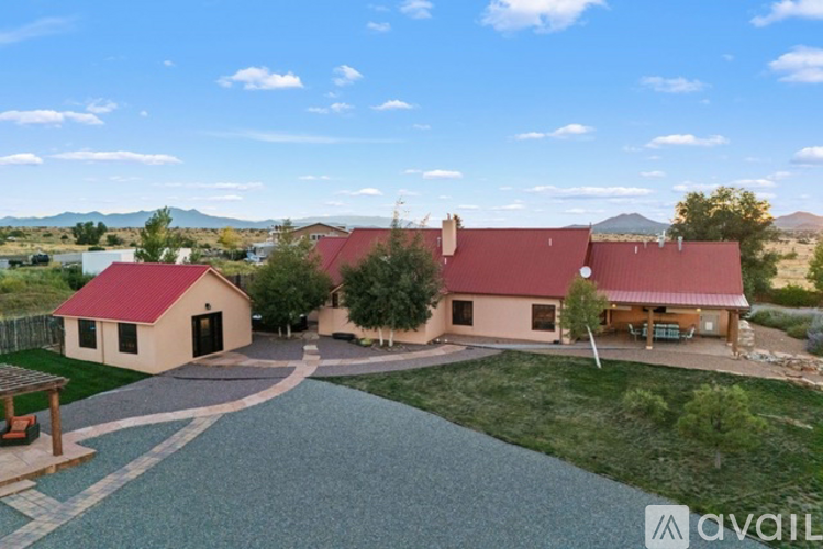 57 A Southfork 5 Beds Single Family Home for Rent - Photo gallery 2