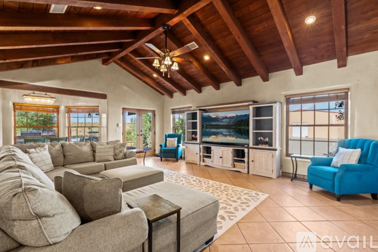 57 A Southfork 5 Beds Single Family Home for Rent - Photo gallery 3