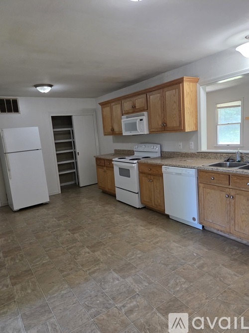 603 Westside Dr 3 Beds Single Family Home for Rent - Photo gallery 3