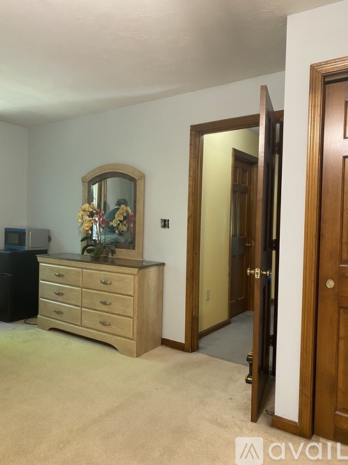10 Emerald Drive 1 Single Family Home for Rent - Photo gallery 3