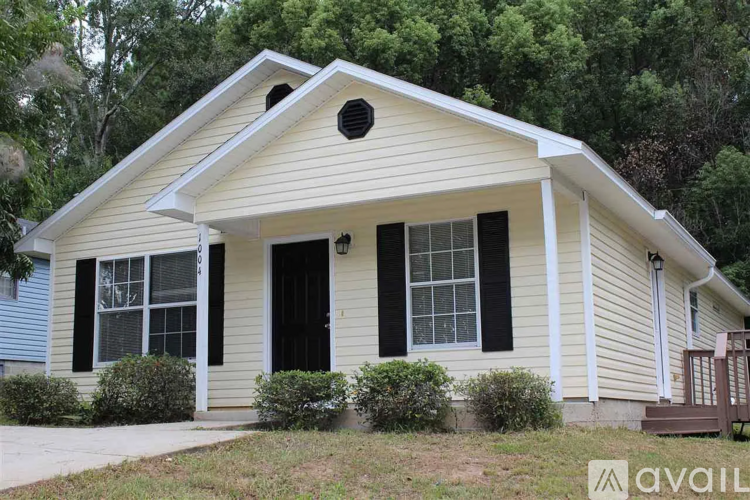 1004 Volusia St 4 Beds Single Family Home for Rent - Photo gallery 3