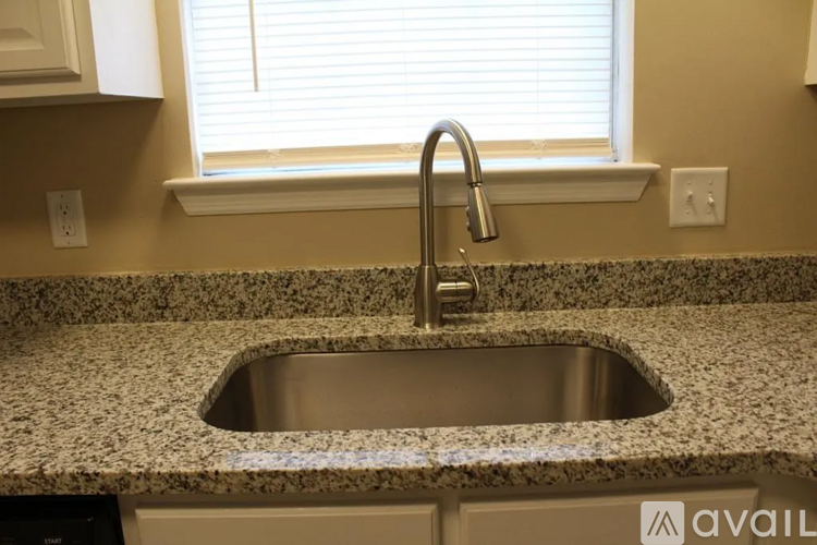 1004 Volusia St 4 Beds Single Family Home for Rent - Photo gallery 4