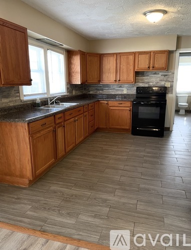 1540 Linden Avenue 3 Beds Single Family Home for Rent - Photo gallery 3
