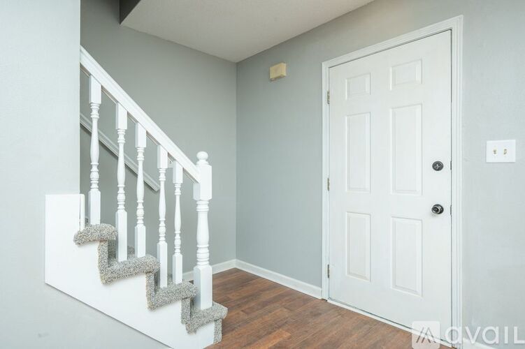 675 Ashworth Drive 2 Beds Townhouse for Rent - Photo gallery 1