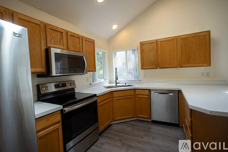 8924 345th Street Court South 3 Beds Single Family Home for Rent - Photo gallery 2