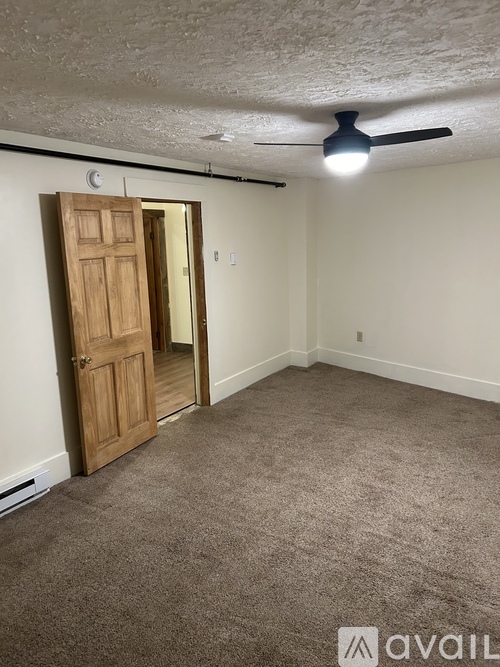 20 Pioneer Avenue 2 Beds Apartment for Rent - Photo gallery 5