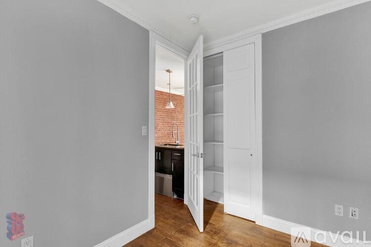314 East 106th St 2 Beds Apartment for Rent - Photo gallery 3