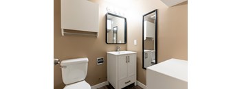 2 Bedrooms, 1 Bathroom